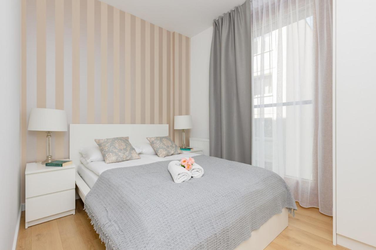 Warszawa Srodmiescie Bonifraterska Apartments By Noclegi Renters Eksteriør bilde